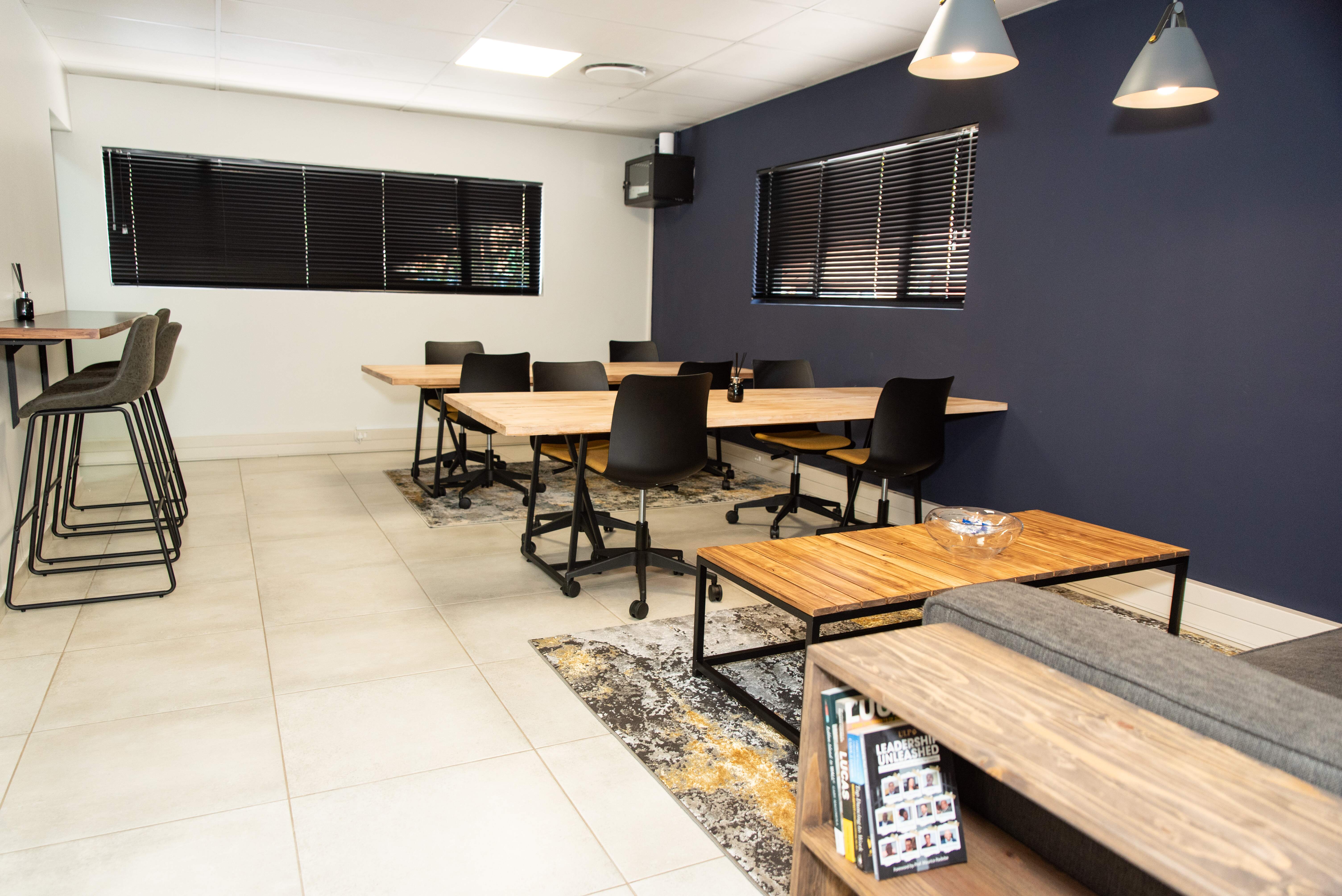 6-Seater Boardroom